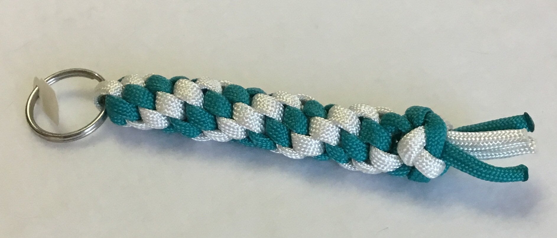 Paracord Schlüsselanhänger Paracord Schlüsselanhänger von UneeKreationsNC