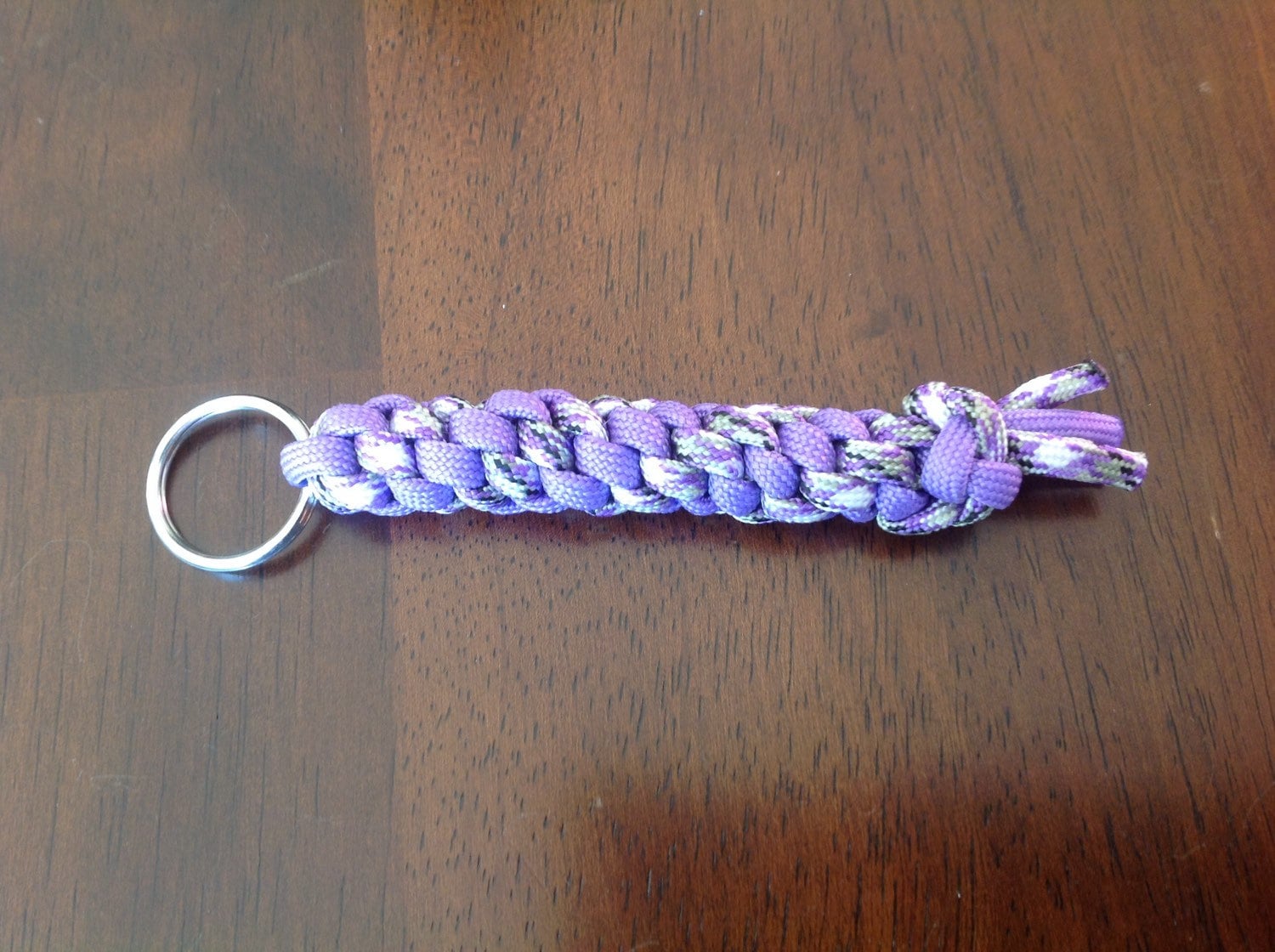 Paracord Schlüsselanhänger Paracord Schlüsselanhänger von UneeKreationsNC