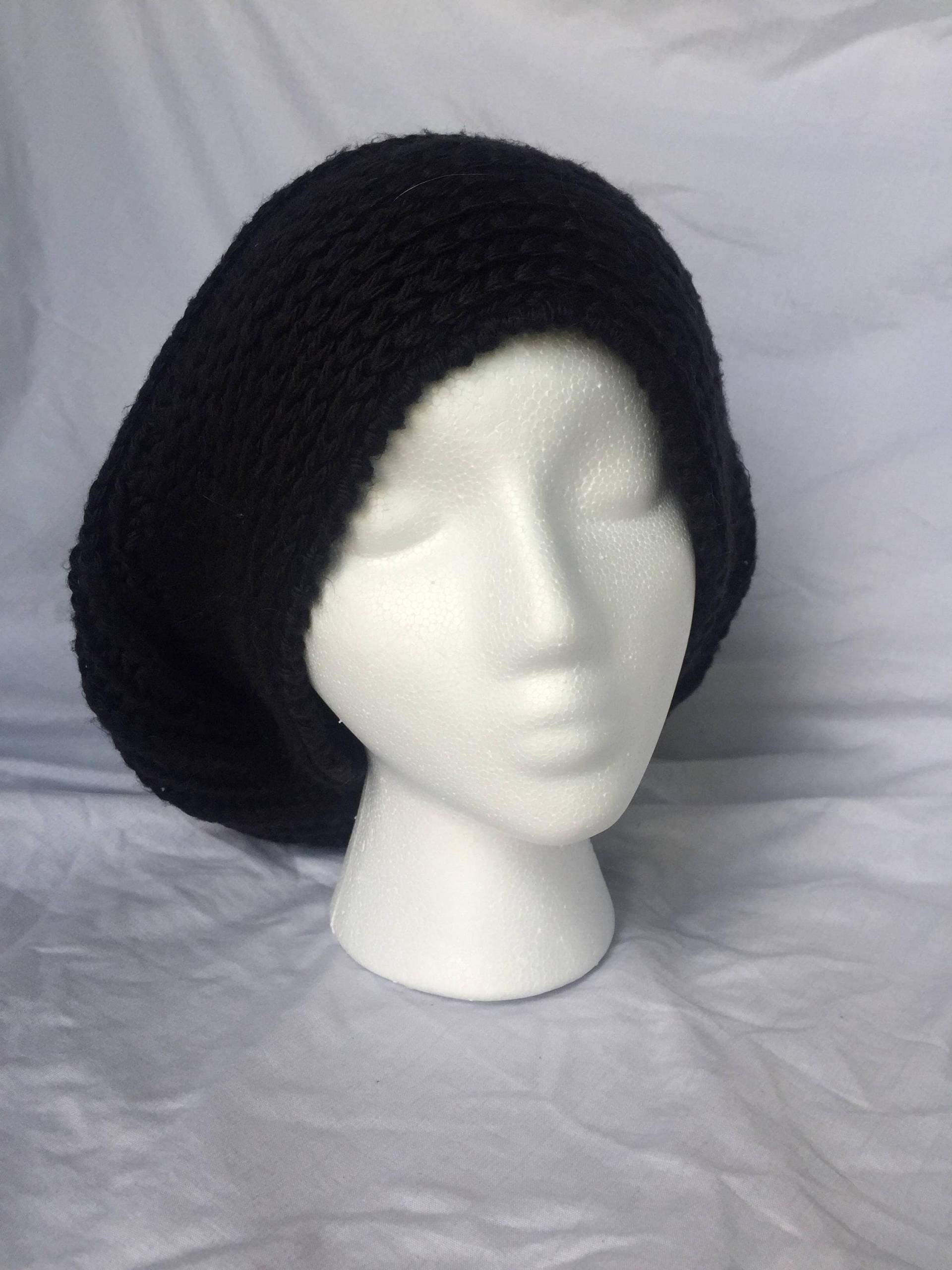 Schwarze Beanie Schwarze Beanie von UneeKreationsNC