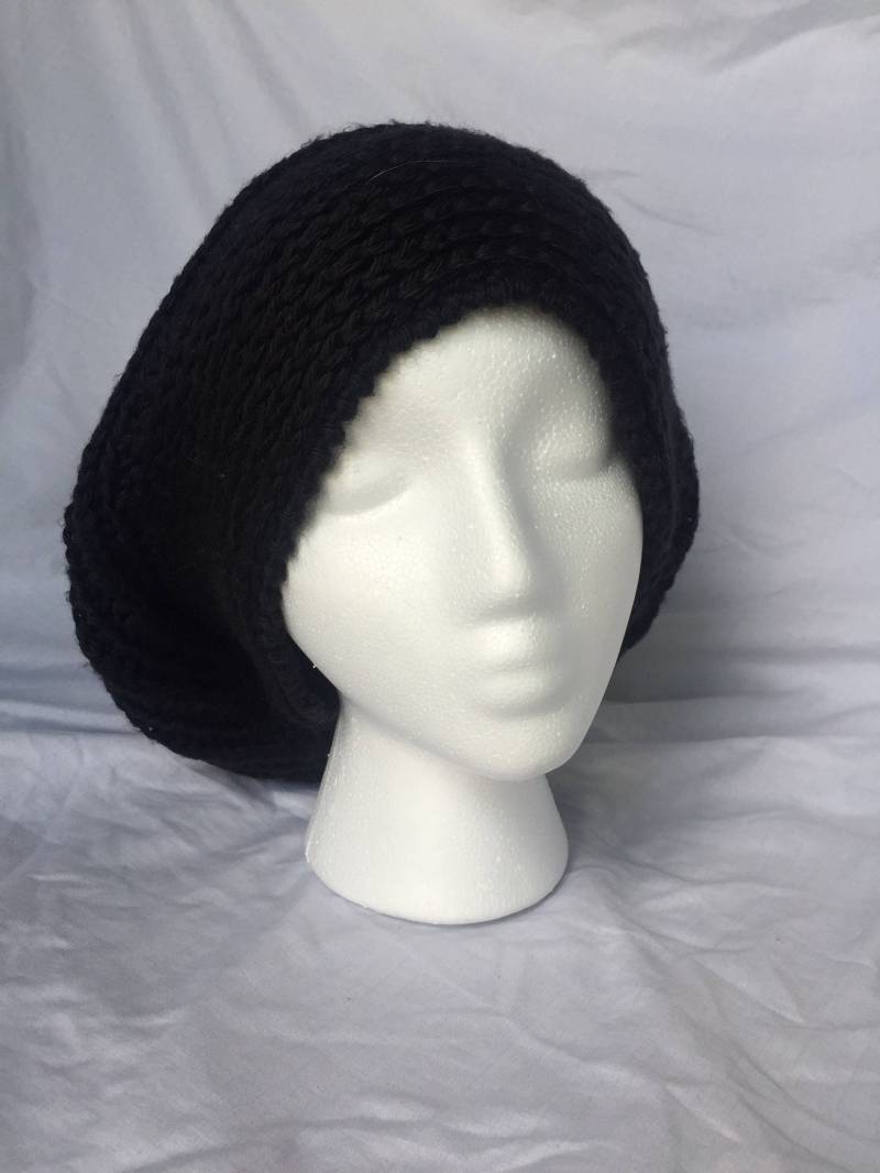 Schwarze Beanie Schwarze Beanie von UneeKreationsNC