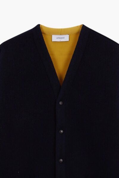 Unfeigned Winter Cardigan Navy / Mustard von Unfeigned
