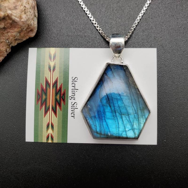 Anhängerschlaufe #a149 | Groß Frei Geformter Labradorit Anhänger Mit Silberkette Halskette Sterling Silber Heilstein von UnforgetSilver