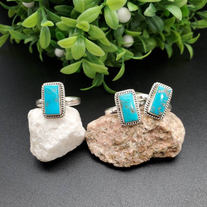 R-10377 | Rechteck Kingman Türkis Ring Sterling Silber Twist-Draht Blau Zierlicher Schiff Aus Usa R-10377 | Rechteck Kingman Türkis Ring Sterling Silber Twist-Draht Blau Zierlicher Schiff Aus Usa von UnforgetSilver