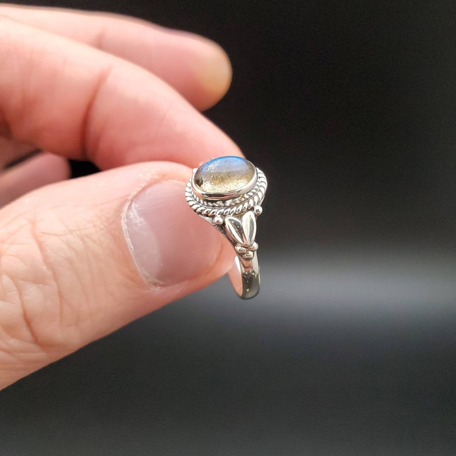 Zierlicher Ring | Labradorit Sterling Silber Edelstein Damen Boho Schlichter R-10370 von UnforgetSilver