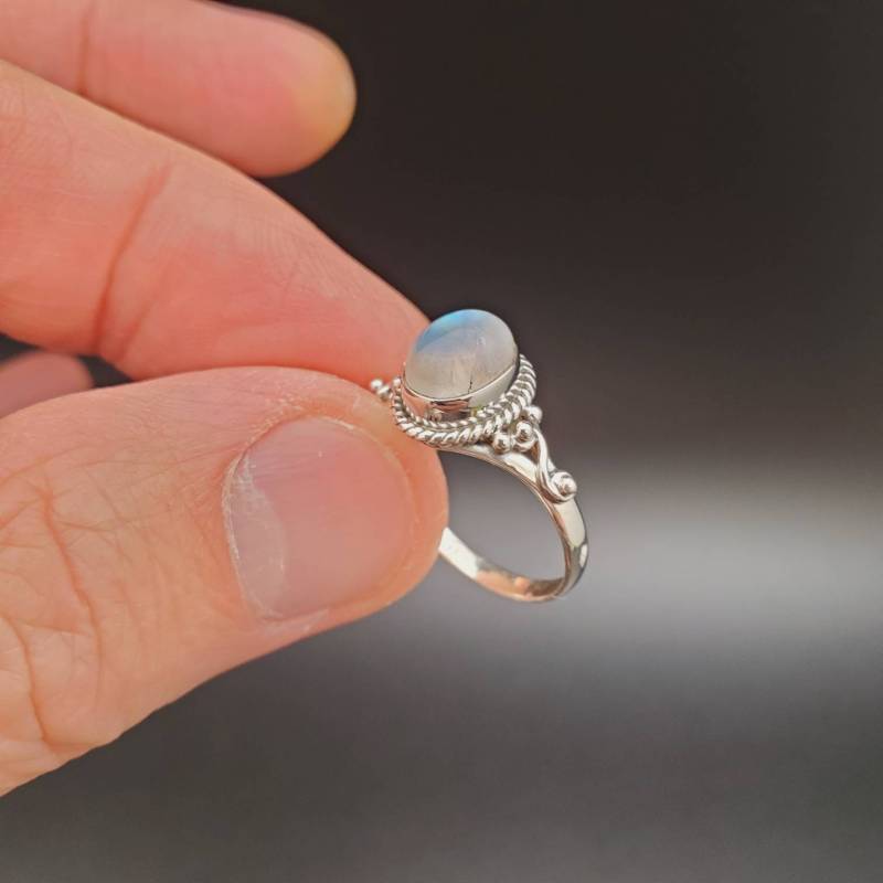Zierlicher Ring | Sterling Silber Regenbogen Mondstein Edelstein Damen Boho Kleiner R-10371 von UnforgetSilver