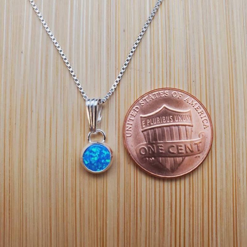 sterling Silber 6 Mm Dunkelblau Opal Halsketten-Anhänger Mit Silberkette Halskette | Schlichte Blaue Kleine Blaue Made in Usa von UnforgetSilver