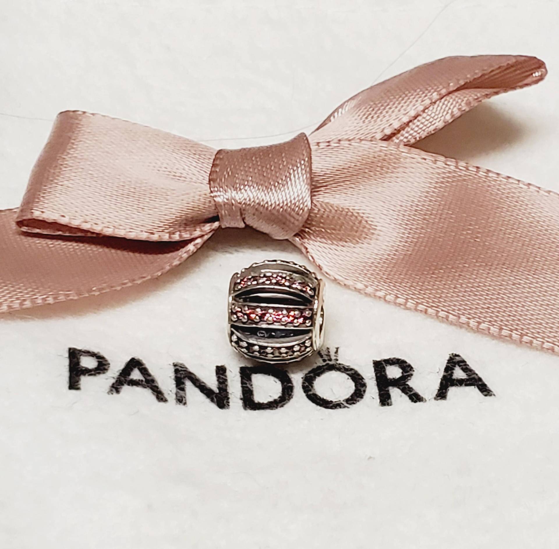 Echte Pandora 925 Silber-Leading Fancy Pink Cz Charme #791115Czs Im Ruhestand Echte Pandora 925 Silber-Leading Fancy Pink Cz Charme #791115Czs Im Ruhestand von Unforgetablecharms
