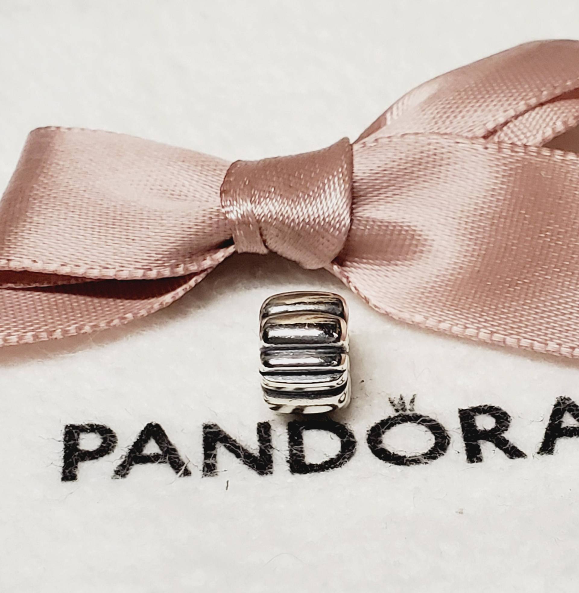 Echtes Pandora Ale Sterling Silber Haarspange #790163 Echtes Pandora Ale Sterling Silber Haarspange #790163 von Unforgetablecharms
