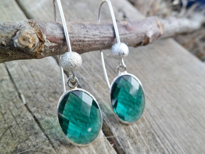 Smaragd Grün Kristall Ohrringe Handgemachte Sterling Silber Ohrhänger Smaragd Grün Kristall Ohrringe Handgemachte Sterling Silber Ohrhänger von UnicsHandmade