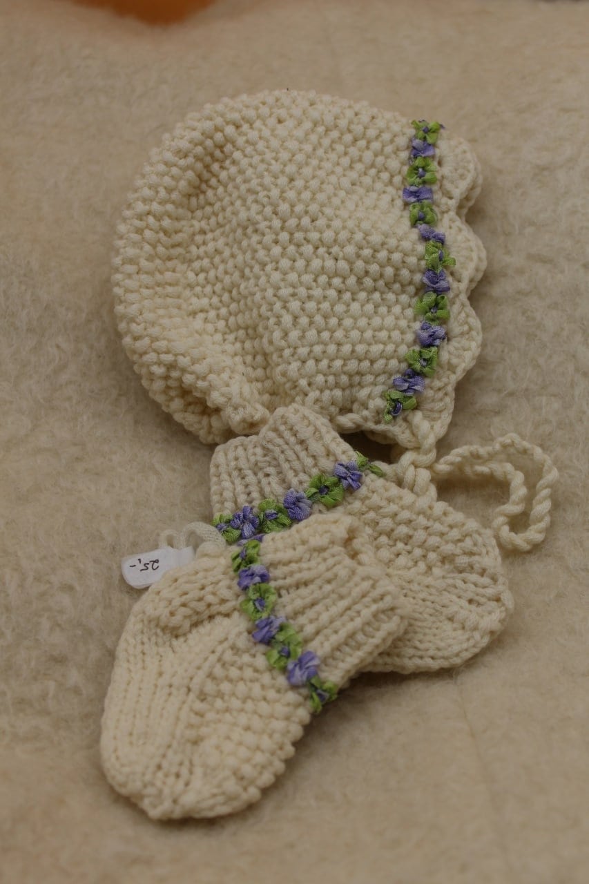 Erstlings Set Mütze Und Socken 100% Merinowolle Erstlings Set Mütze Und Socken 100% Merinowolle von Uniell