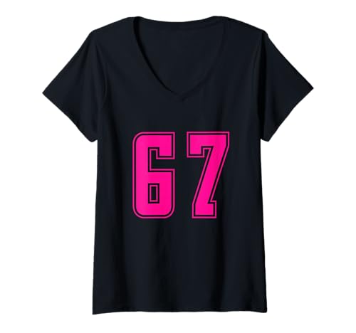 Damen Pink Nummer 67 Team Junior Sports Pink Nummerierte Uniform T-Shirt mit V-Ausschnitt von Uniform Number Sports Pink DESIGN ON THE FRONT