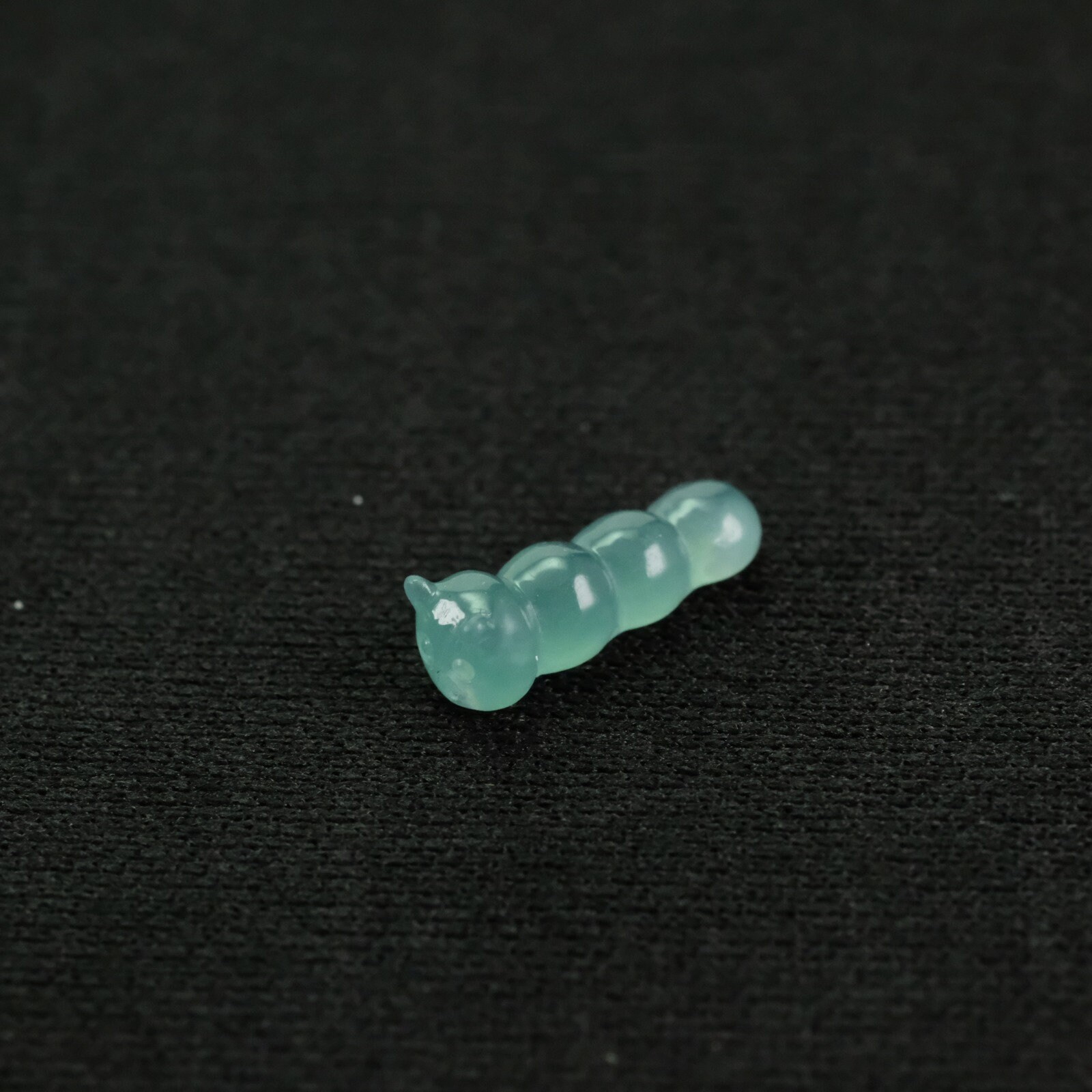 Miniatur Süße Raupe Icy Burma Natürliche Jadeit Jade Anhänger von UnijadeStore