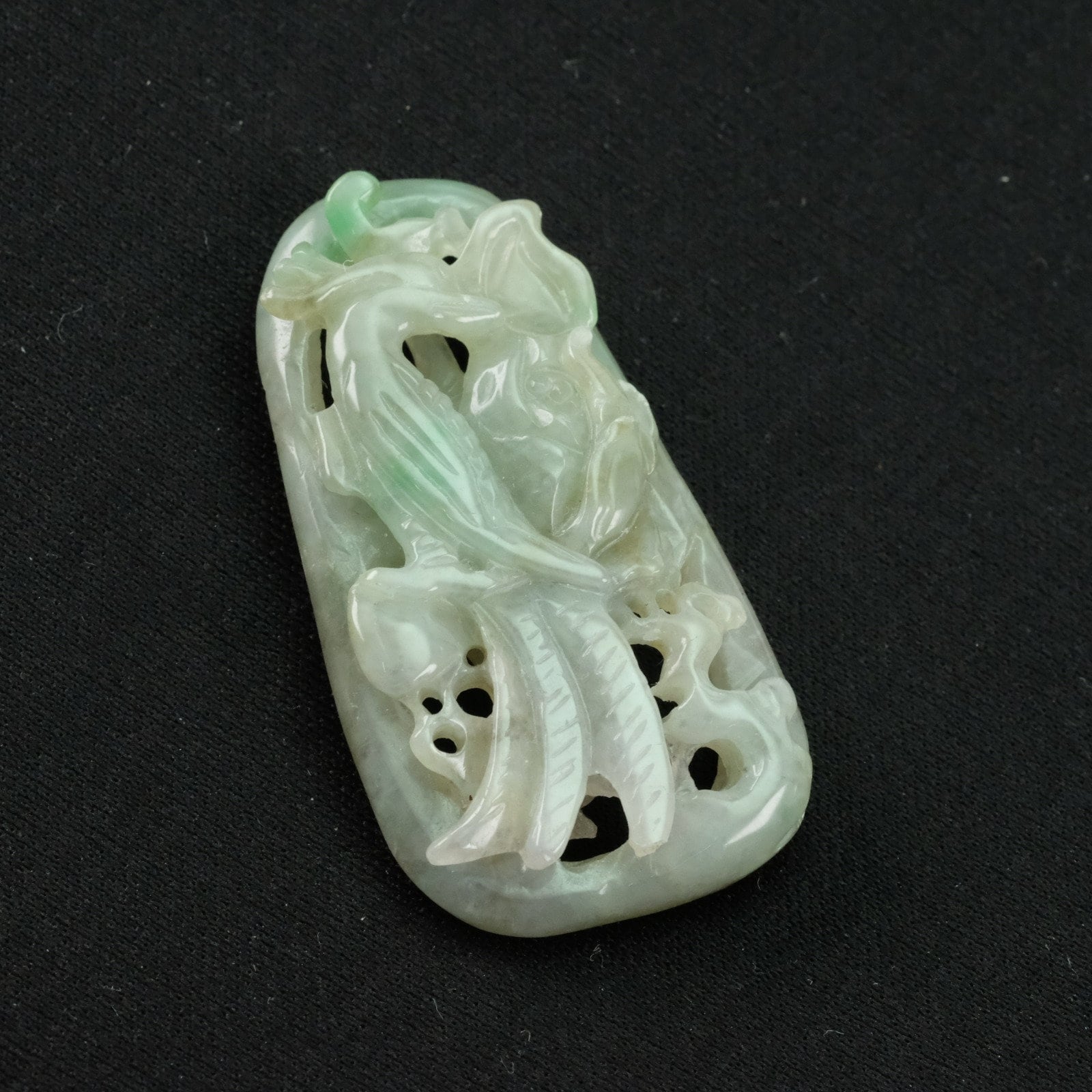 Mystery Bird Hollow Carving Natürliche Burma Jadeit Jade Anhänger von UnijadeStore