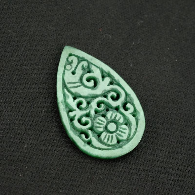 Teardrop Imperial Carving Unbehandelte Burma Jadeit Jade Anhänger von UnijadeStore