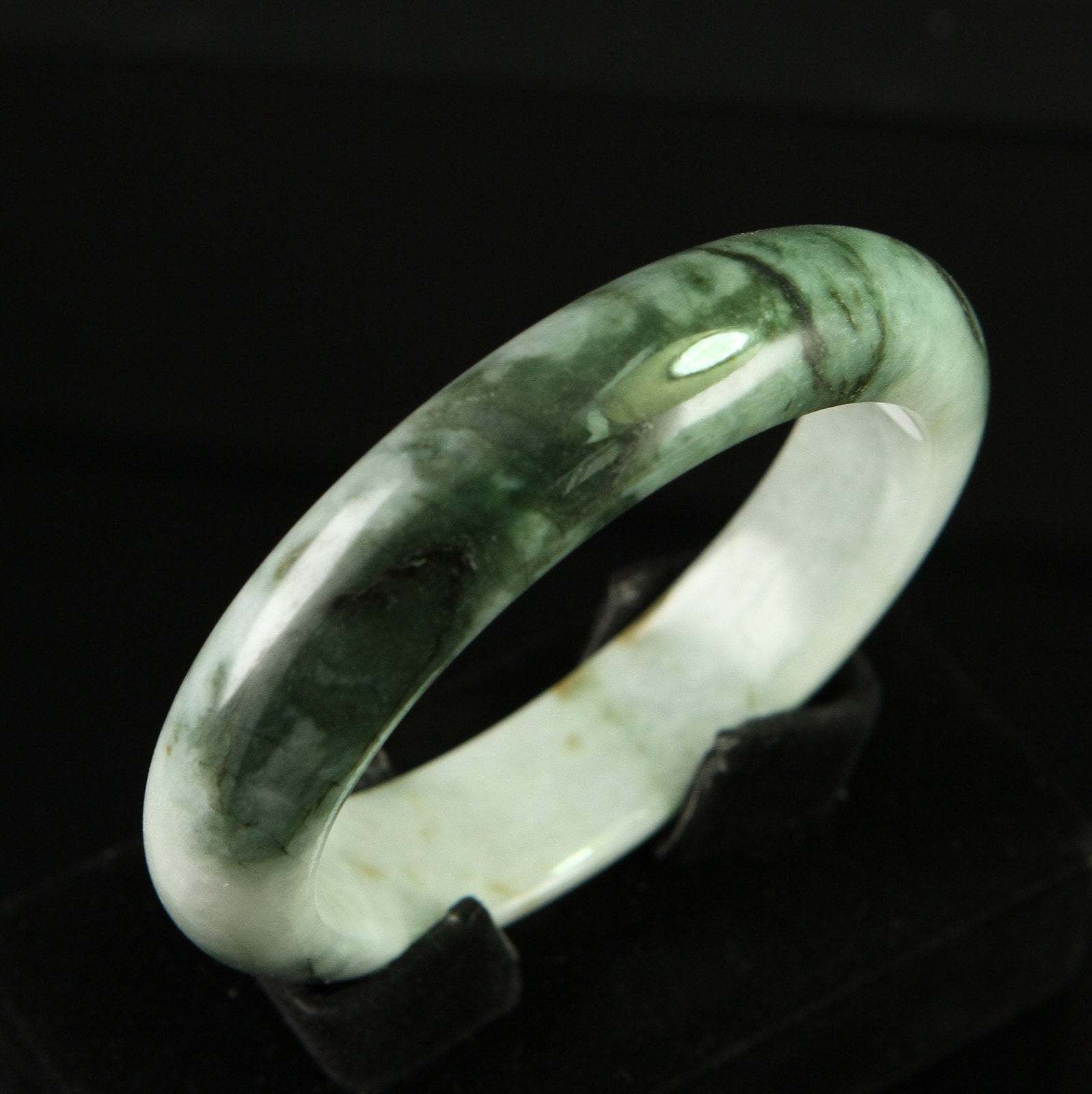 Zertifiziertes Fancy Grün Weiß 58mm Burmese Grade A Jadeit Jade Armreif von UnijadeStore