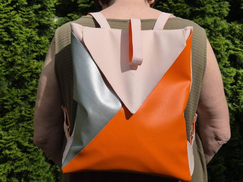 City-Rucksack, Attraktiv, Kunstleder, Magnetverschluß, Verstellbare Träger, Innentasche, Briefumschlagformat, Aussergewöhnlich von UnikatTaschenDE