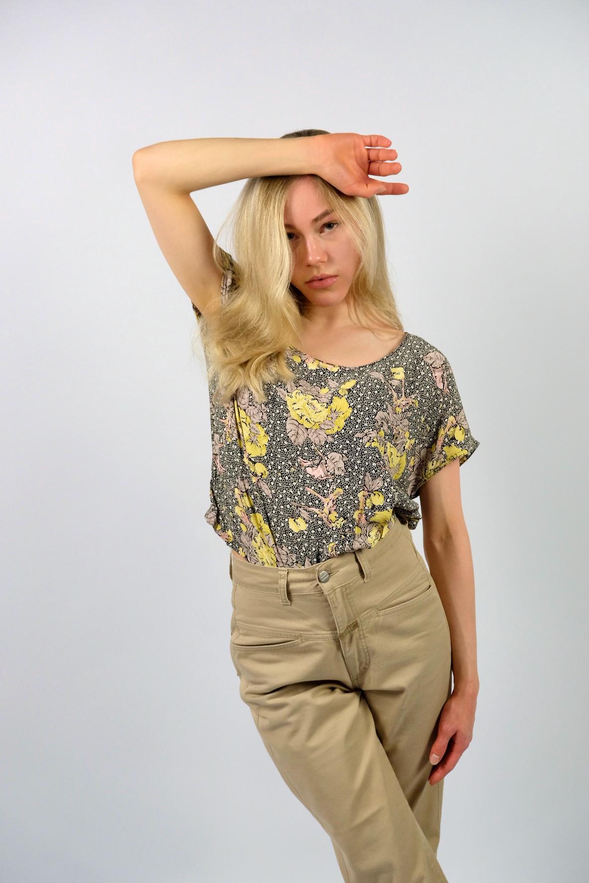 Vintage 80S Blumen Print Viskose Shirt - S/M von UnikatVintageDE