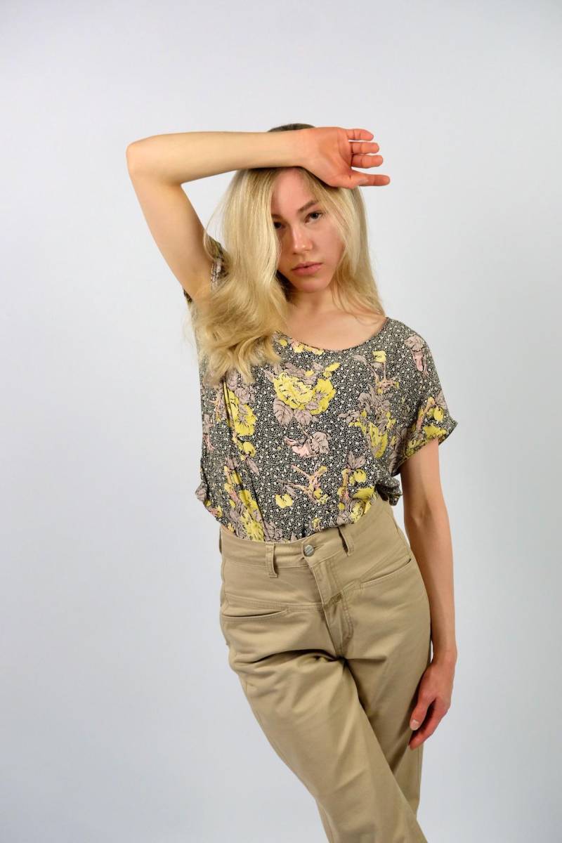 Vintage 80S Blumen Print Viskose Shirt - S/M von UnikatVintageDE
