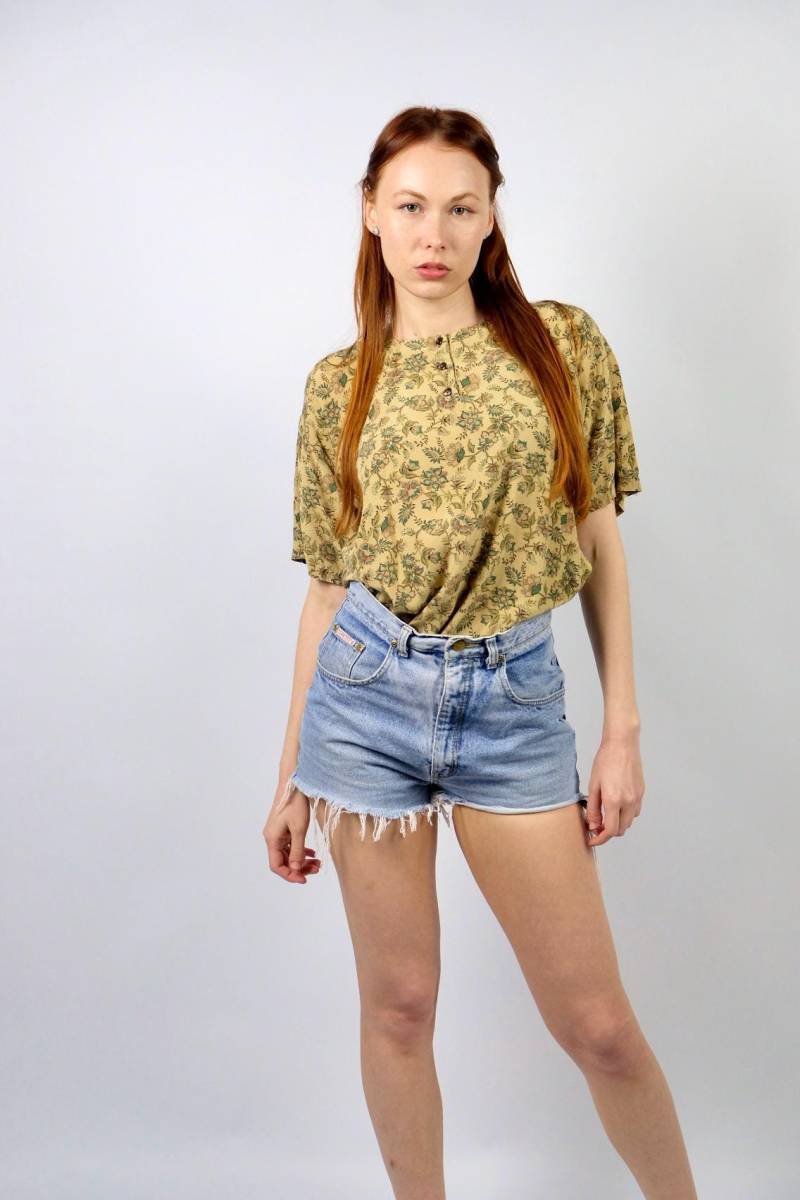 Vintage 90S High Waist Fransen Jeansshorts - S von UnikatVintageDE