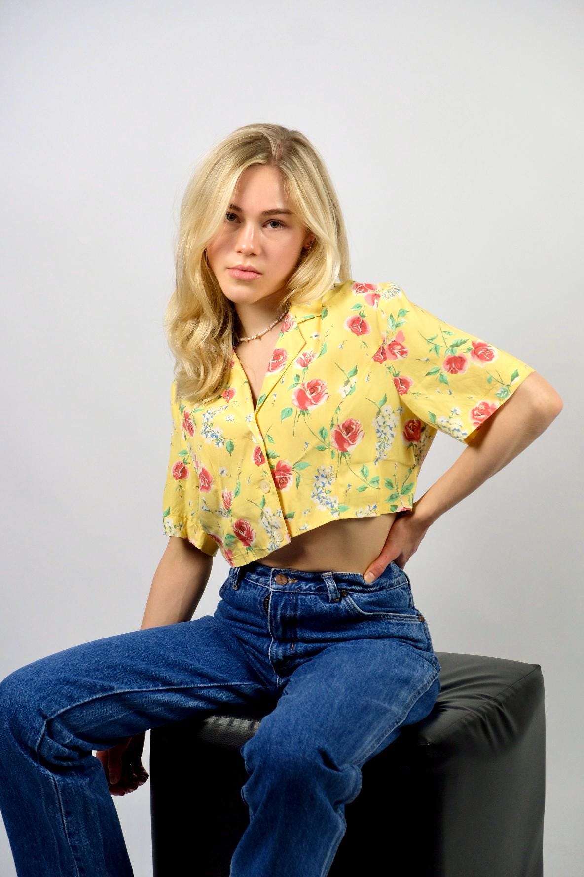 Vintage 90S Upcycling Crop Blumen Print Viskose Bluse - Xs/S von UnikatVintageDE