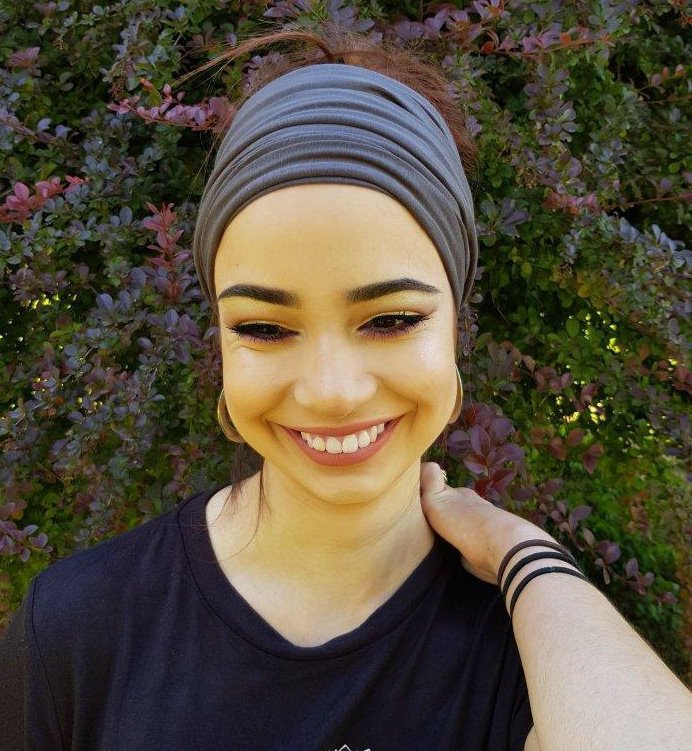 Solides Graues Stirnband Scrunch Kopftuch Rauchgrau Mittelgrau Krawatte Zurück Breiter Kopfschal Boho Bandana Frau Stirnbänder Dreadlock Zubehör von Unikatina