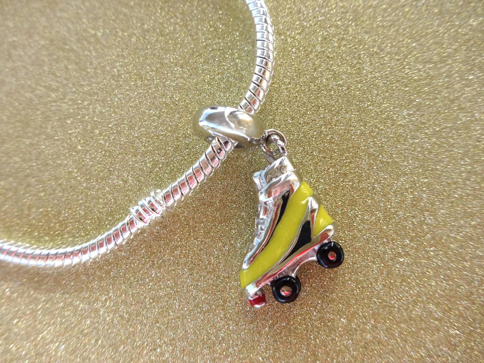 Armband Mit Rollkunstlaufschuh/Artistic Rollerskating-Anhänger Rollschuhlaufen Geschenkideen Armband Mit Rollkunstlaufschuh/Artistic Rollerskating-Anhänger Rollschuhlaufen Geschenkideen von UniqueArtByFelicia