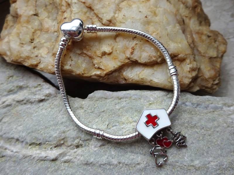 Armband Rotes Kreuz Anhänger/Arzt Krankenschwester Charm Krankenhaus 925 Sterling Silber Geschenkidee Armband Rotes Kreuz Anhänger/Arzt Krankenschwester Charm Krankenhaus 925 Sterling Silber Geschenkidee von UniqueArtByFelicia