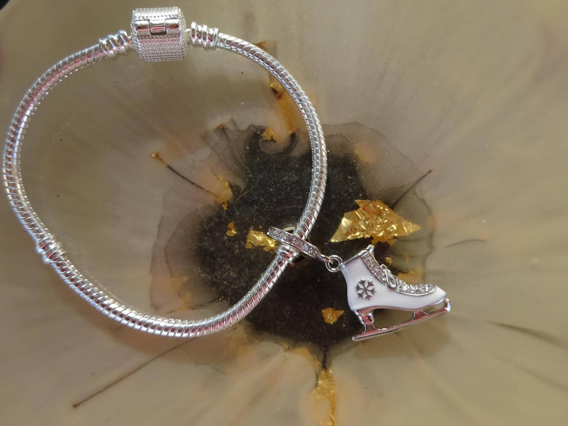 Armband - Schlittschuh Anhänger/ Kompatibel Mit Gängigen Schmuckmarken/ Eisläufer Geschenk/ Schlittschuh-Fan Accessoire/ Eiskunstlauf Charm von UniqueArtByFelicia