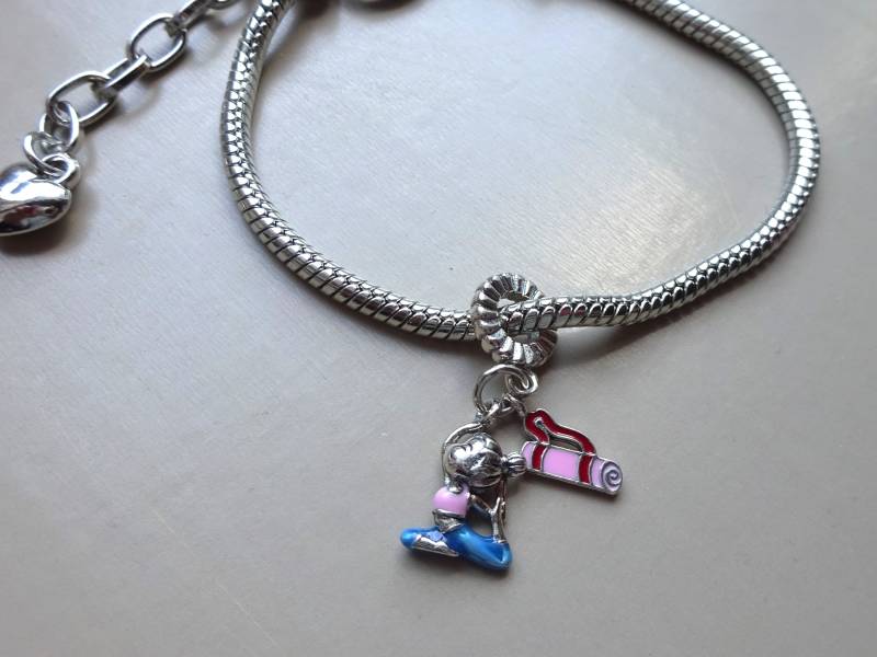 Armband & Yoga Charme Anhänger - Und Kompatibel Mit Den Meisten Schmuckmarken/Gymnastik Fan Geschenkidee/ Charm Armband & Yoga Charme Anhänger - Und Kompatibel Mit Den Meisten Schmuckmarken/Gymnastik Fan Geschenkidee/ Charm von UniqueArtByFelicia