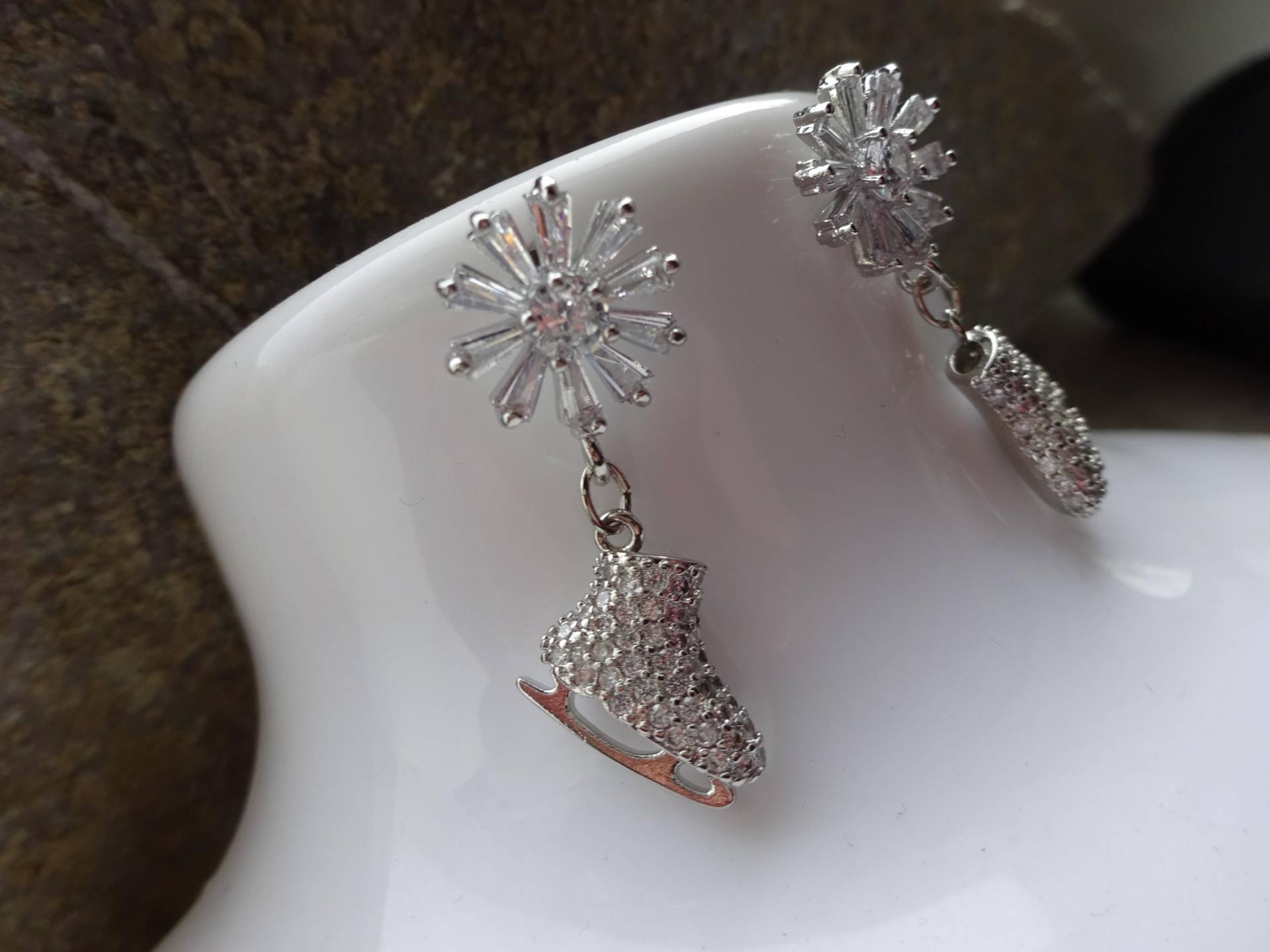 Eislaufschuhen Ohrstecker Für Einen Eislaufliebhaber/ Ohrschmuck/Eiskunstlauf-Ohrring-Set Geschenkideen von UniqueArtByFelicia