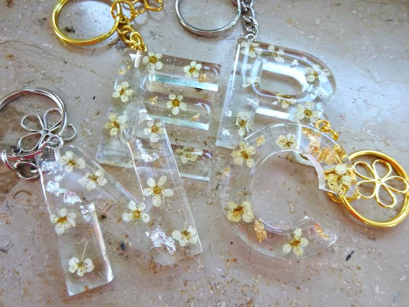 Epoxidharz Buchstabe Schlüsselanhänger/Geschenkideen Kunsthandwerk Keychain Key Ring von UniqueArtByFelicia