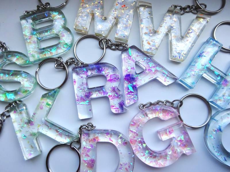 Bunte Epoxidharz Buchstaben Schlüsselanhänger - Personalisierbares Geschenk | Handmade Keychain Kunstharz Buchstabe A-Z Resin von UniqueArtByFelicia