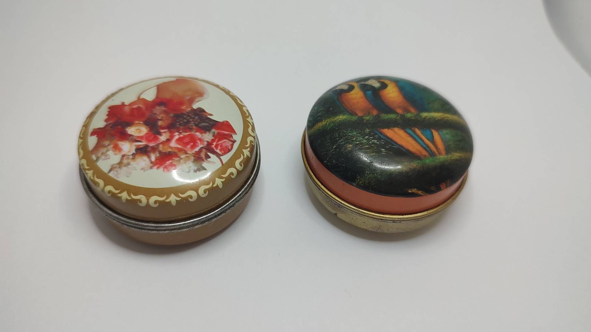 2 Vintage Pillendosen, Kleine Metalldosen von UniqueArtGiftStore