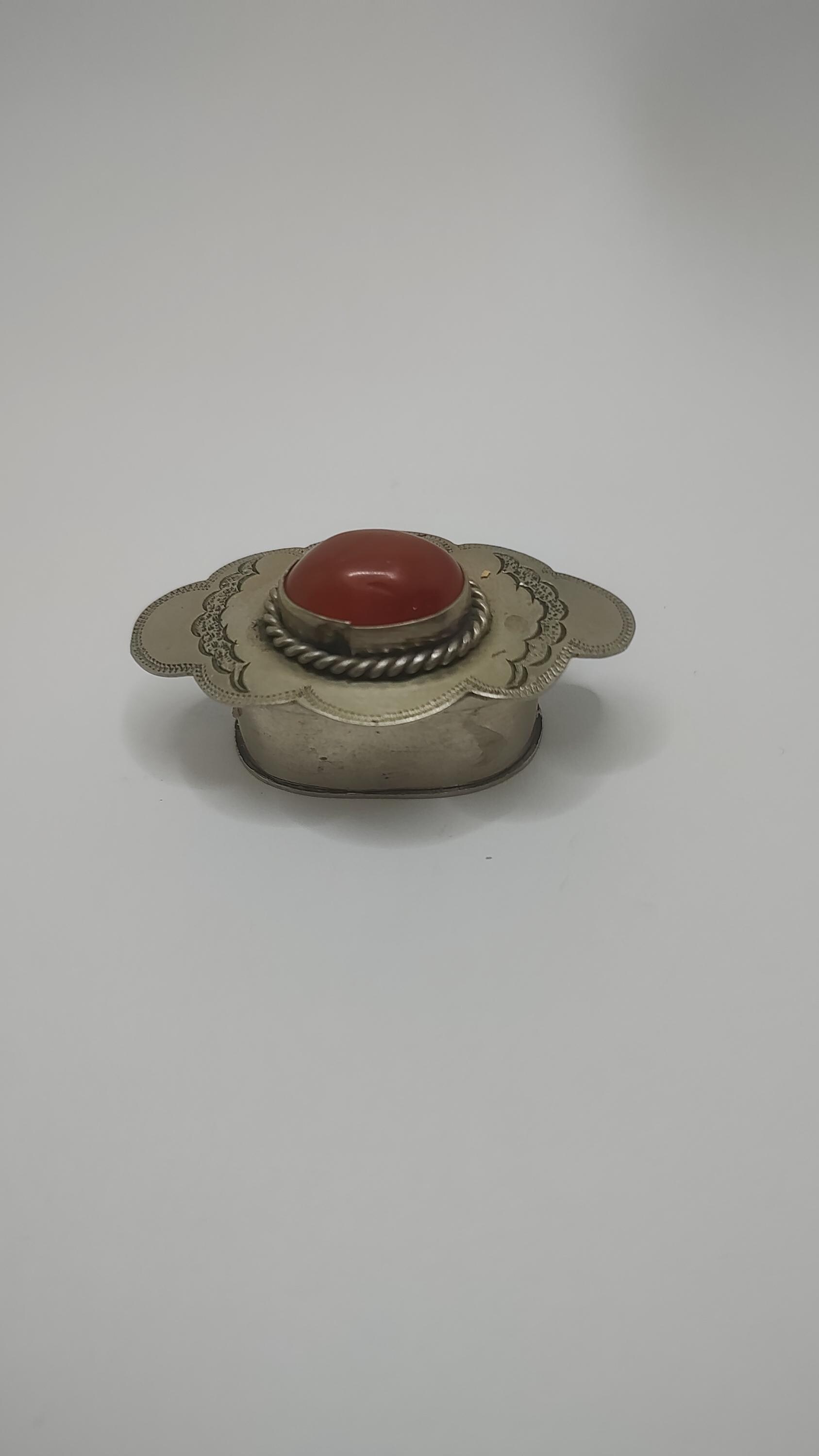 Edelstein Pillendose, Vintage Verzierte Kleine Box, Karneol Metallbox Edelstein Pillendose, Vintage Verzierte Kleine Box, Karneol Metallbox von UniqueArtGiftStore