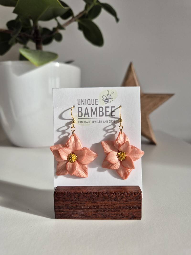 Blumenohrringe Aus Polymer Clay; Ohrhaken 925 Silber; Farbe Rosegolg/Gold Blumenohrringe Aus Polymer Clay; Ohrhaken 925 Silber; Farbe Rosegolg/Gold von UniqueBambee