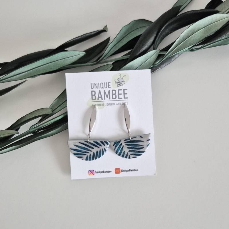 Ohrringe/Hängeohrringe Ohrstecker Aus Polymer Clay Und Resin; Glänzende Farben, Silber, Blaugrün, Petrol; Statement von UniqueBambee
