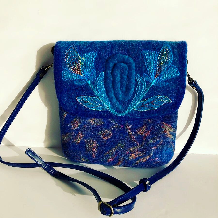 Über Schulter Handtasche "Sommernächte". Nass Filzen Technik Über Schulter Handtasche "Sommernächte". Nass Filzen Technik von UniqueByEkaterina