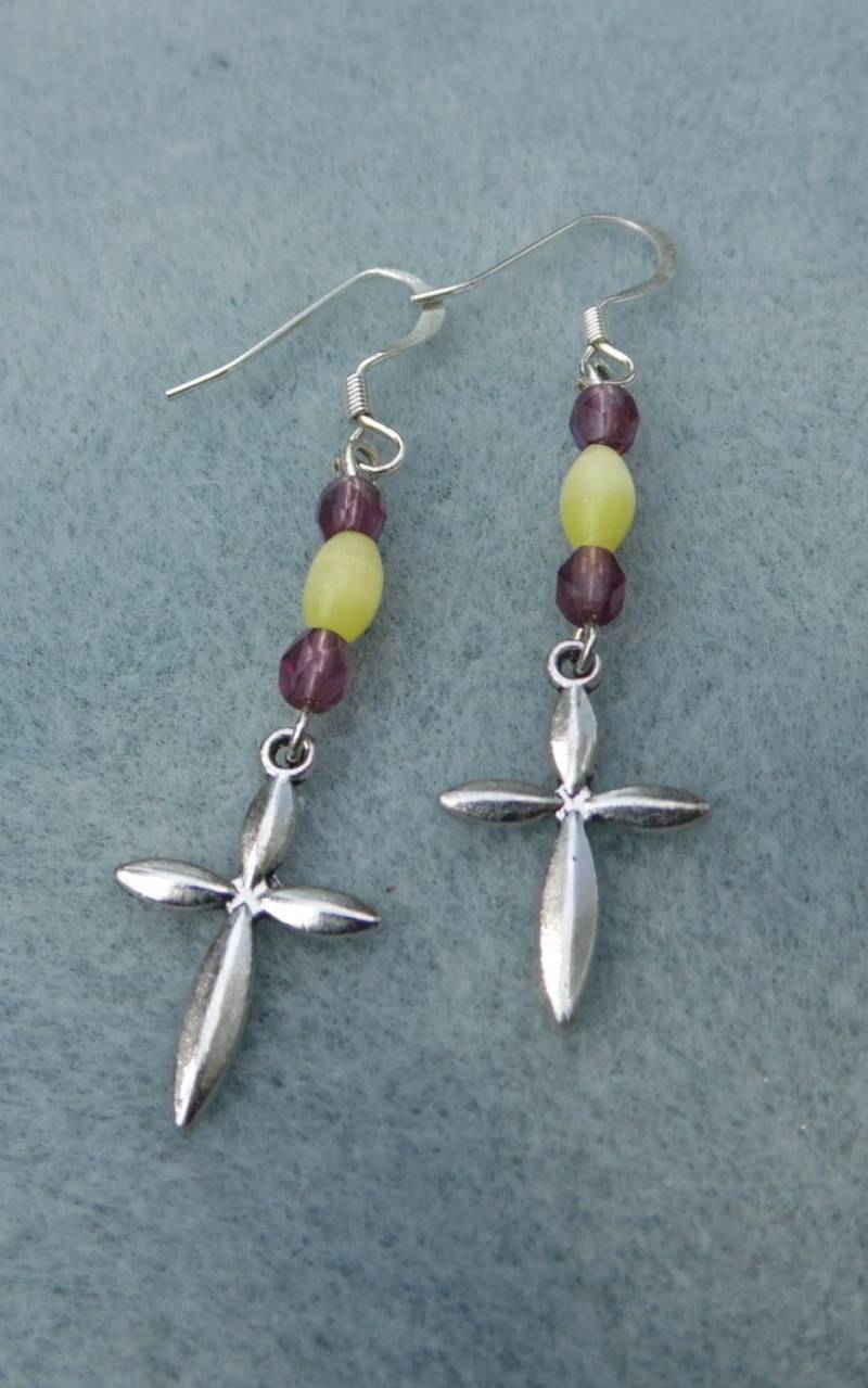 Einzigartige Cross-Ohrring von UniqueDesignsAustin