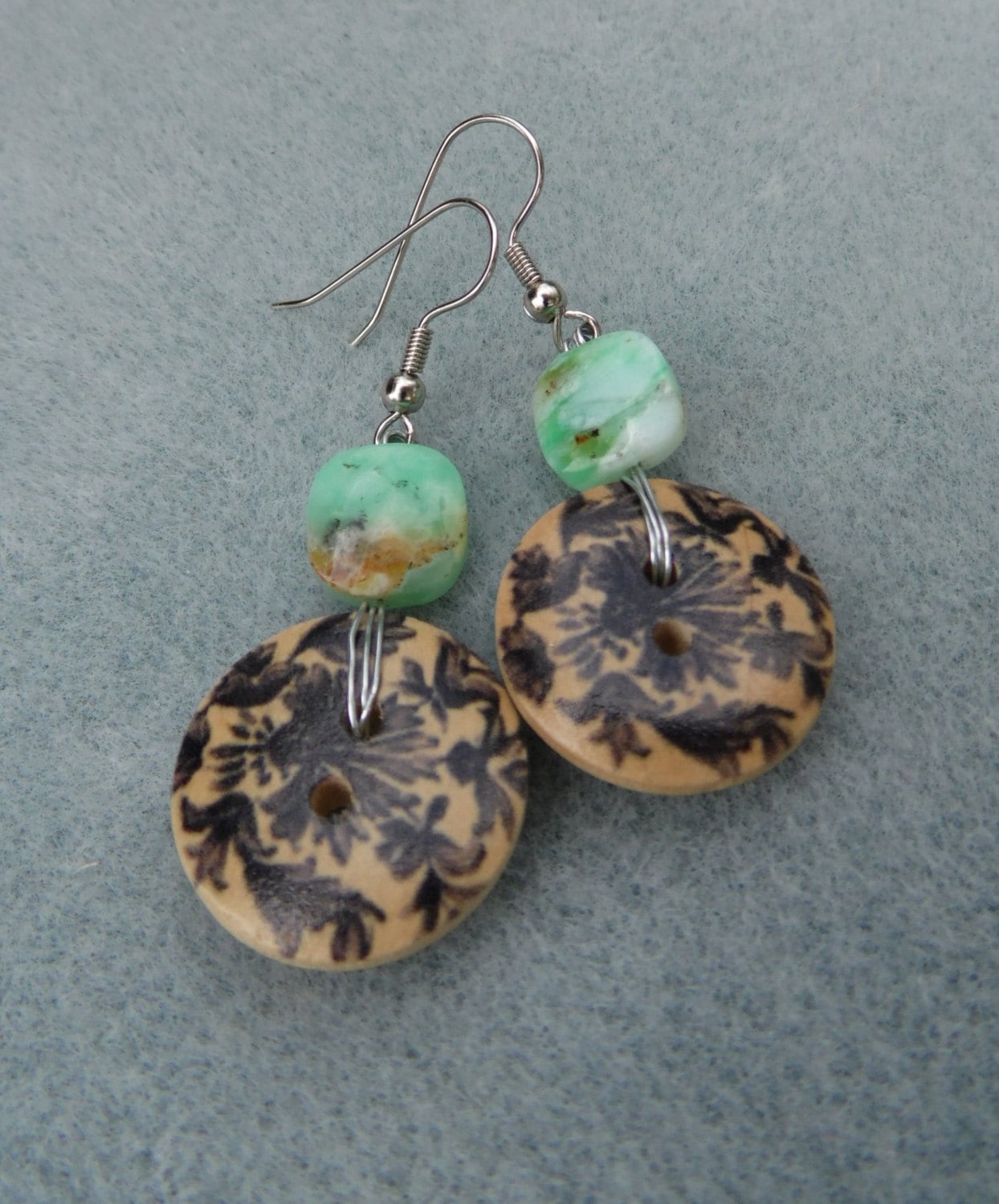 Holzknöpfe Dangle Ohrring Holzknöpfe Dangle Ohrring von UniqueDesignsAustin
