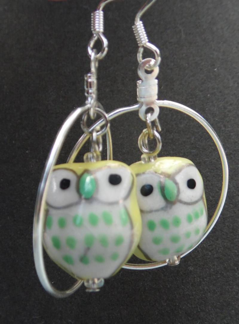Keramik Eule Dangle Ohrring von UniqueDesignsAustin