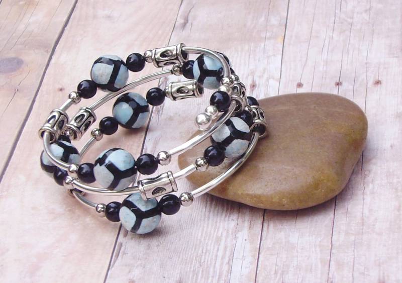 Blau Achat Und Silber Wickelarmband Memory Wire von UniqueDesignsbyRita
