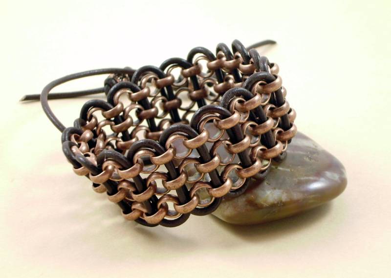 Lederband Zum Umhängen Und Kupfer-Kette Gewebte Manschette Armband von UniqueDesignsbyRita