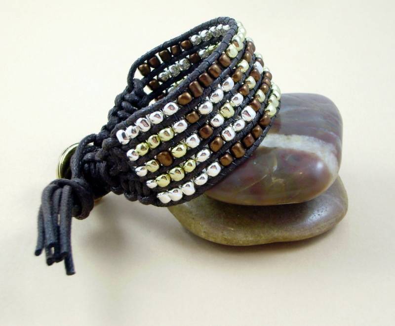 Reihe Fünf Tri Color Perlen Manschette Wrap Armband Reihe Fünf Tri Color Perlen Manschette Wrap Armband von UniqueDesignsbyRita