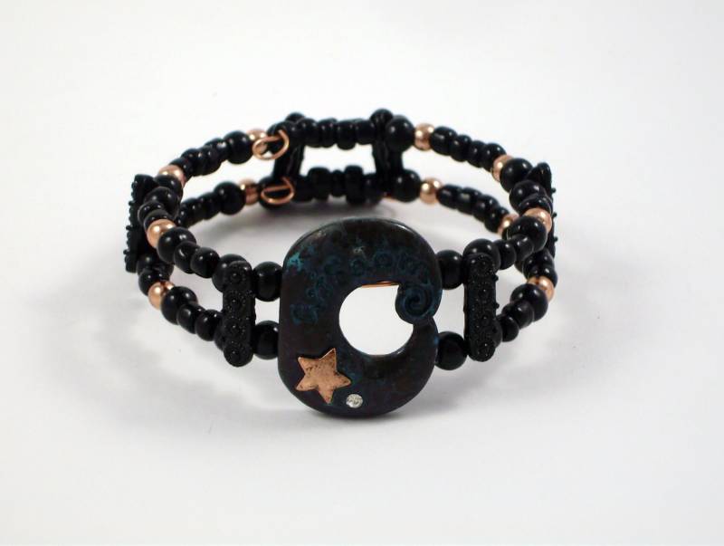 Schwarz Und Kupfer Armreif Mit Mond Stern von UniqueDesignsbyRita