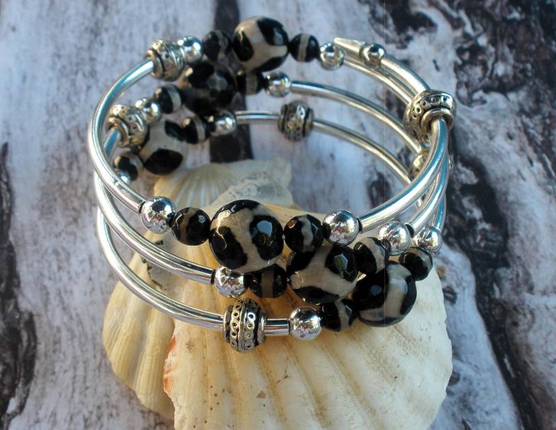 Silber Wickelarmband Perlen Animal Print Grau Und Schwarz von UniqueDesignsbyRita