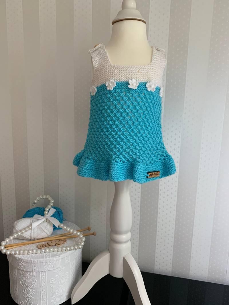 Babykleid „Blümchen Türkis-Weiß" Handgestrickt von UniqueHandmadebyFeli