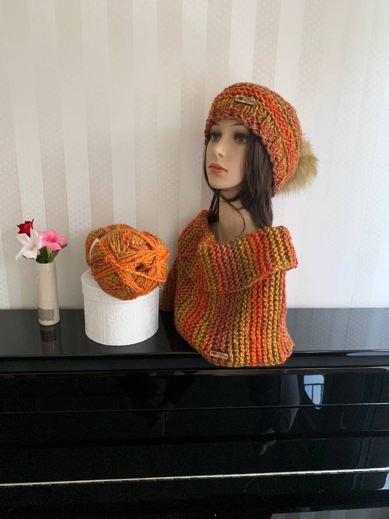 Damen Set Mütze Und Schulterwärmer, Handgestrickt von UniqueHandmadebyFeli