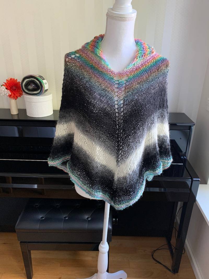Damen Wolle Poncho Handgestrickt von UniqueHandmadebyFeli