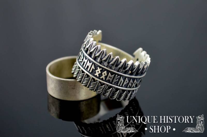 Der Ältere Futhark Runen Ring, Wikinger Silber Ring von UniqueHistoryShop