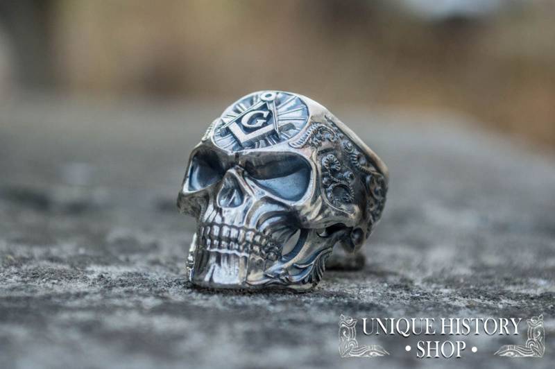Freimaurer-Totenkopf-Ring - Freimaurer-Schmuck Mit Quadrat Und Zirkel Sowie Dem Freimaurer-G-Symbol. Handgefertigter Bruderschaftsring, Ideal Für von UniqueHistoryShop
